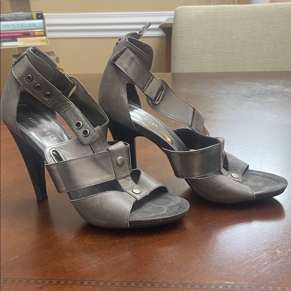 Stylish Gray Heeled Sandals